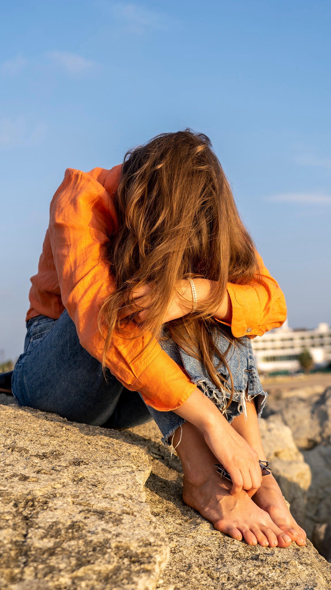 Meine Schwerpunkte sind: Rückenschmerzen, chronische Schmerzen wie Fibromyalgie, Kniearthrose, Hüftarthrose, Ernährungsberatung für vegane/vegetarische Ernährung, toxische Beziehungen und narzisstische Partner, Burnout, Boreout, Depression, Hilfe bei Mobbing, Traumabewältigung, Traumatherapie, Ängste bei Jugendlichen, Support für Sportler   Meine Gruppekurse: Meditation, Rückengymnastik, Chakrayoga, Faszientraining